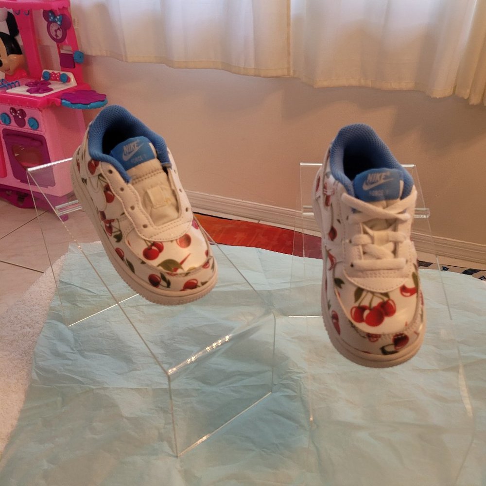 CHERRY PRINTED NIKE AIR FORCE 1 GIRLS SIZE 8C